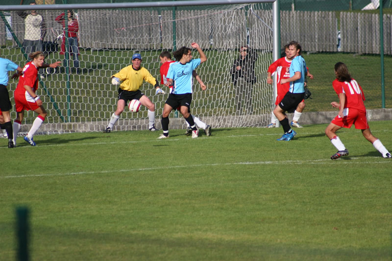 gal/08. Spieltag- SV Reischach-Rasen/2006-10-24 - SVR gg. Rasen-Antholz 063.jpg